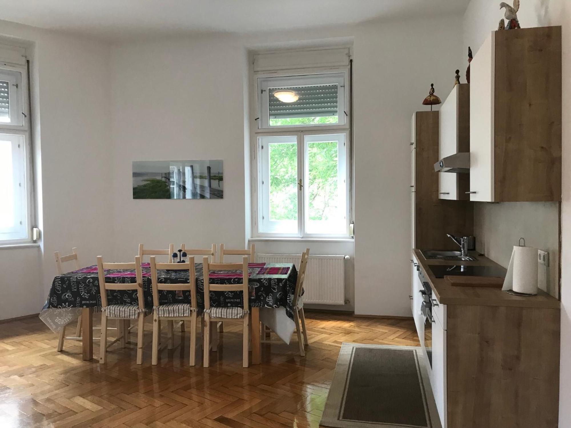 Lilians Modern Appartement In Historical Citycenter Graz Extérieur photo